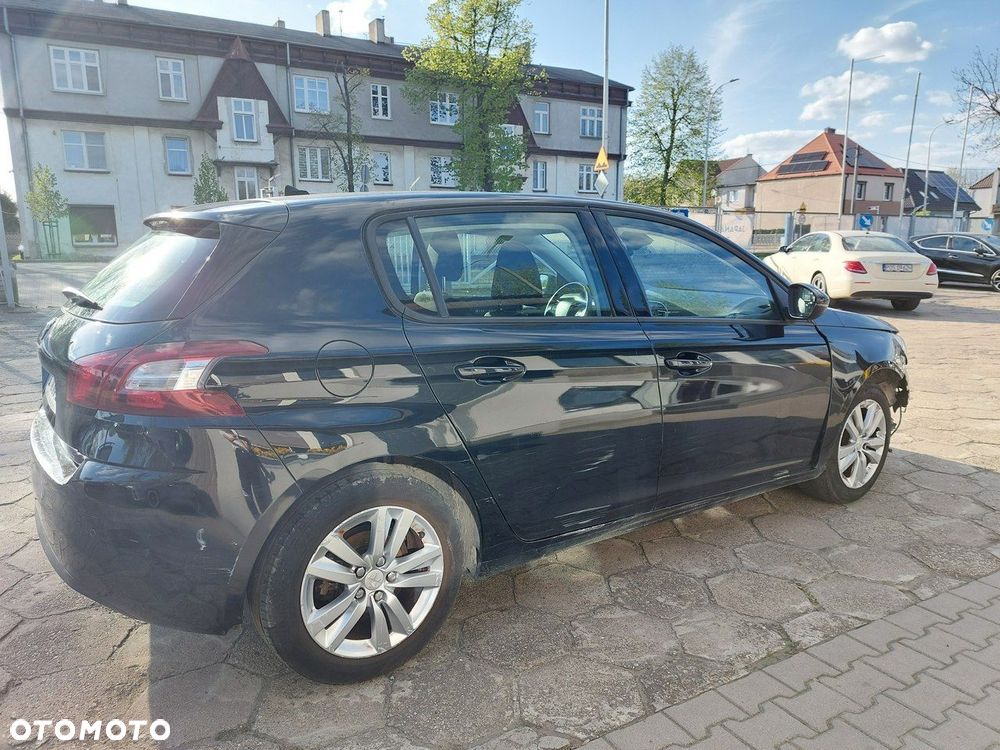 Peugeot 308 - 8