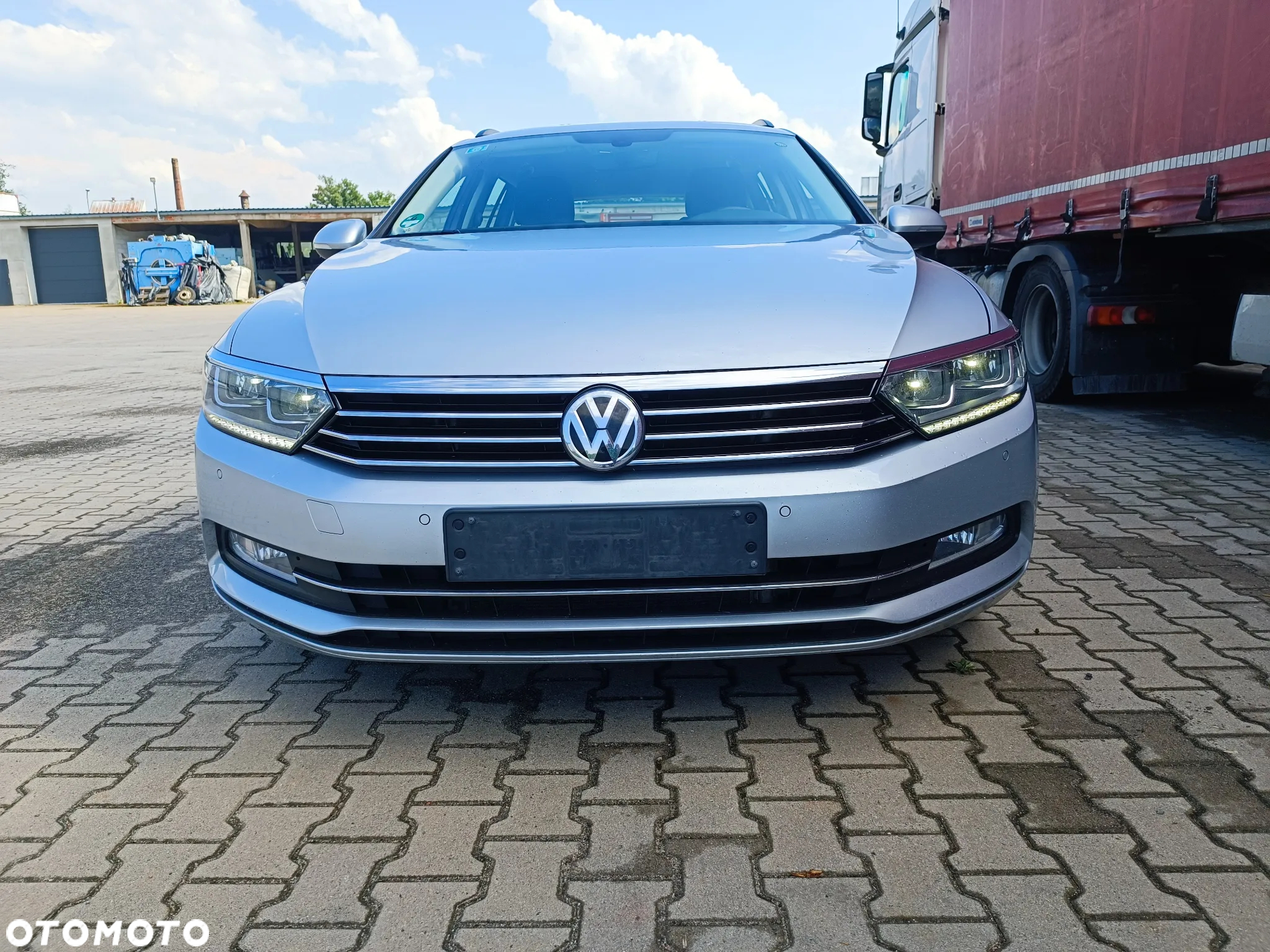 Volkswagen Passat - 2