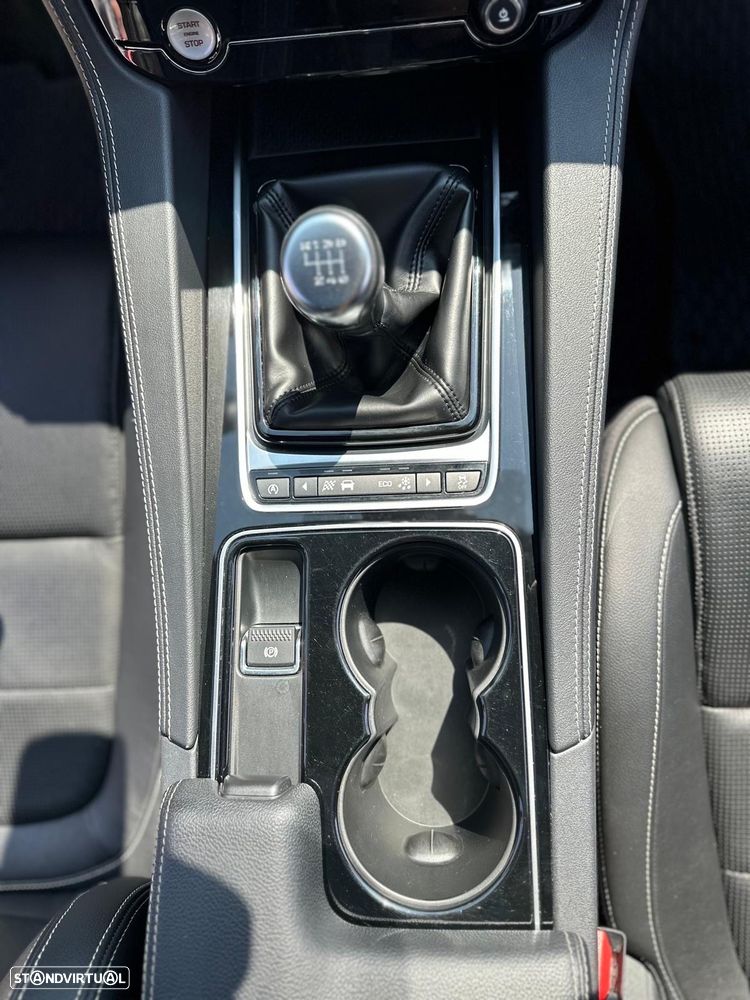 Jaguar F-Pace 2.0 i4D R-Sport - 6