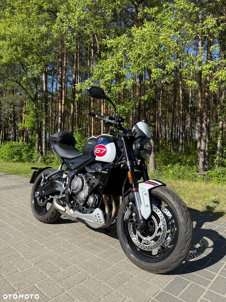 Triumph Trident - 1