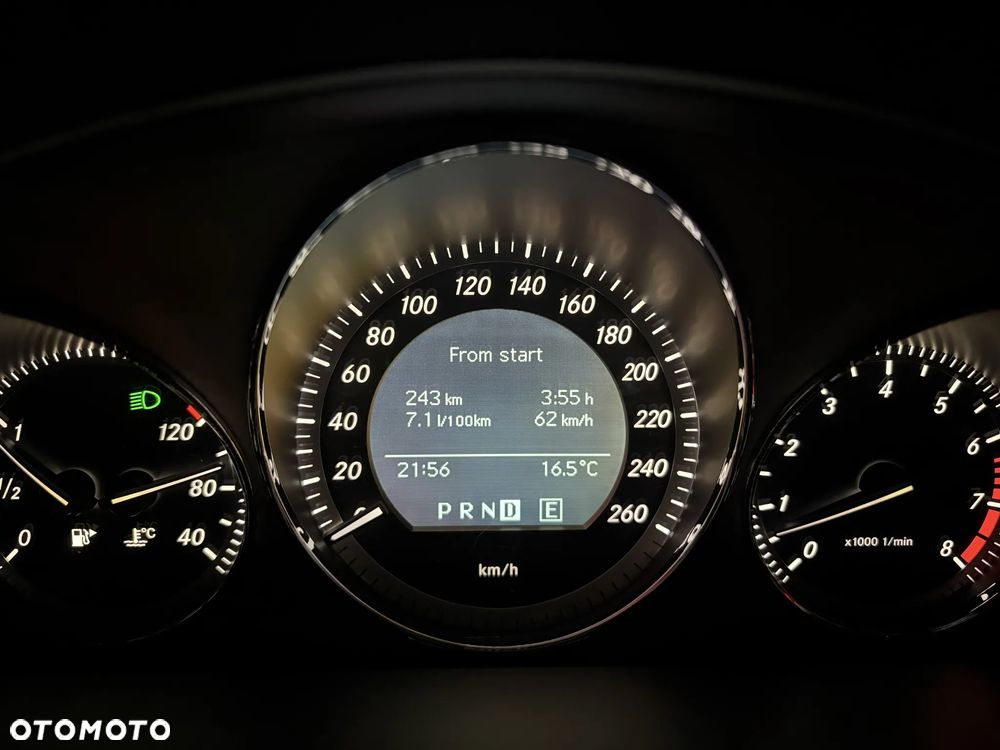 Mercedes-Benz Klasa C 180 CGI Automatik BlueEFFICIENCY Avantgarde - 18