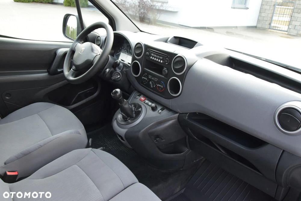 Peugeot PARTNER 1,6 HDI 3-OSOBOWY - 11
