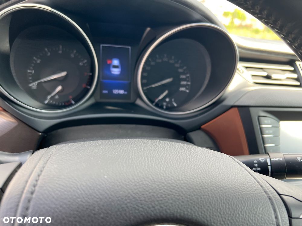 Toyota Avensis 1.8 Premium - 8