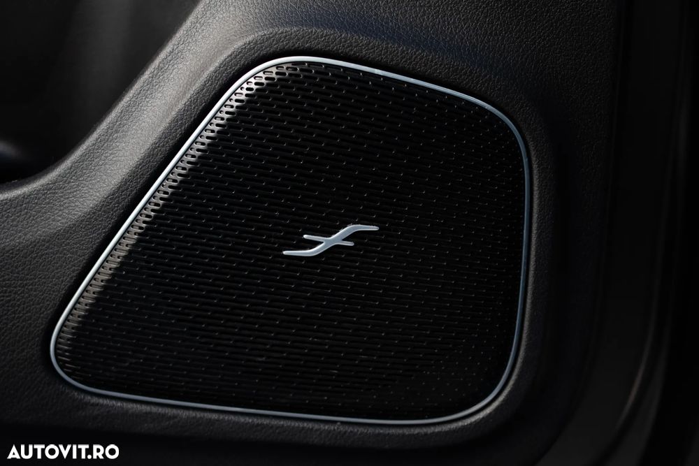 Mercedes-Benz CLA - 23