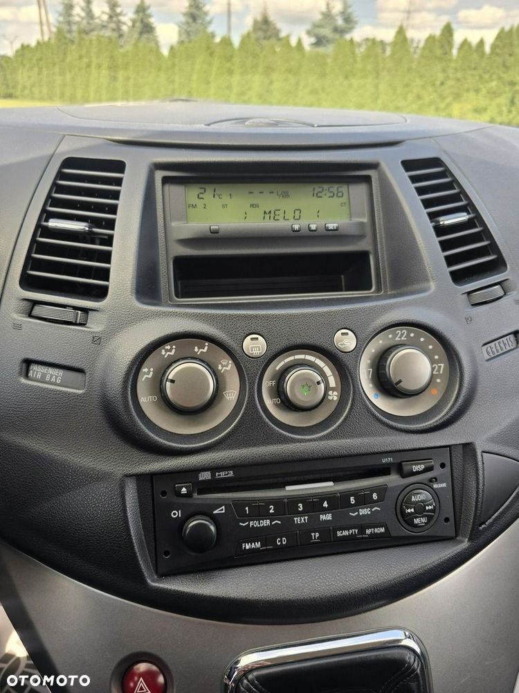 Mitsubishi Grandis - 24