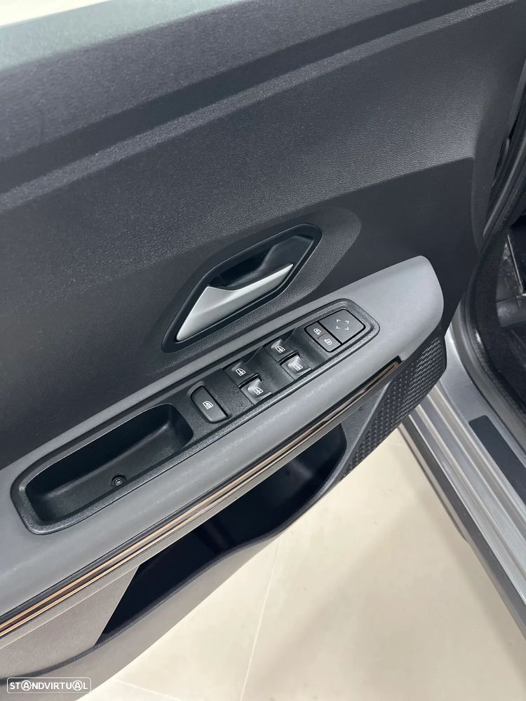 Dacia Jogger 1.6 Extreme 7L - 12