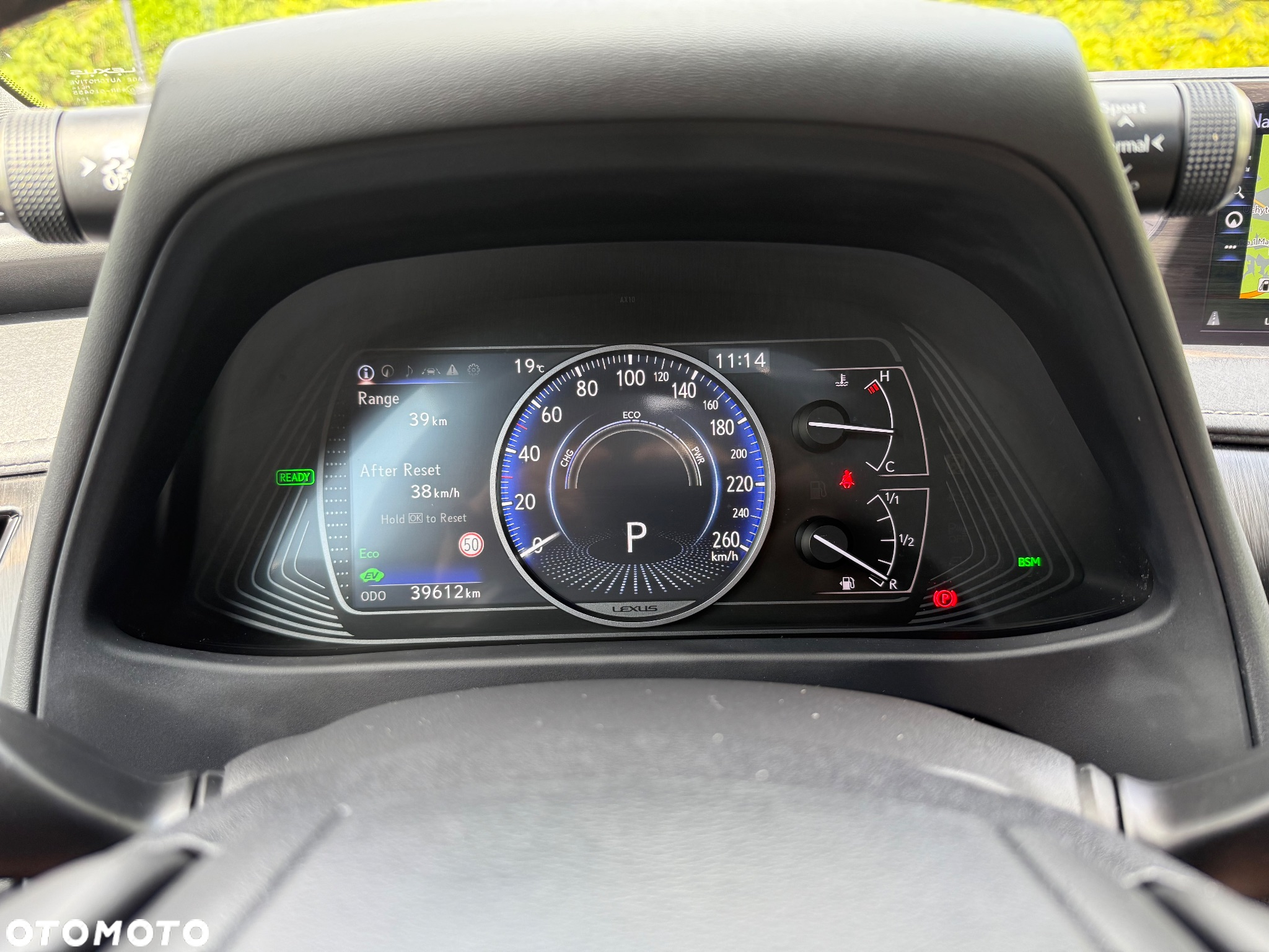 Lexus UX 250h - 24