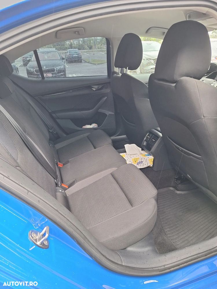 Skoda Octavia 2.0 TDI DSG Ambition - 6