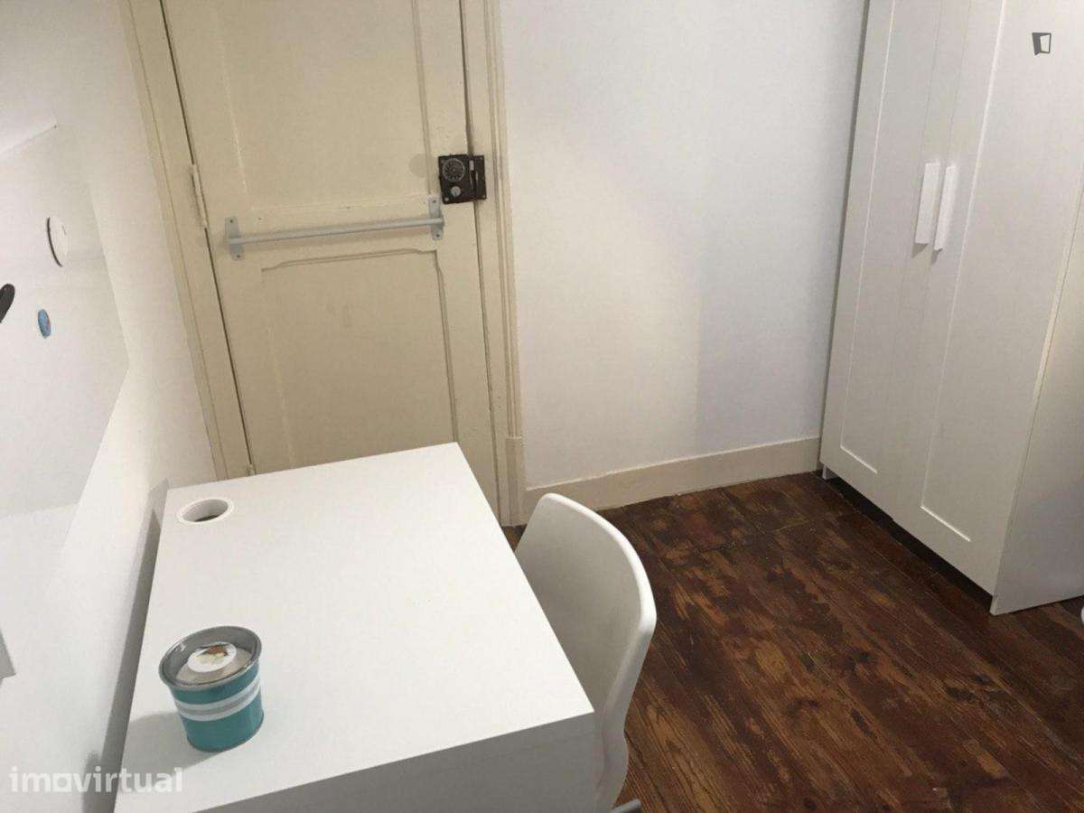 Quarto - localizado em Arroios Lisbon - Grande imagem: 4/18