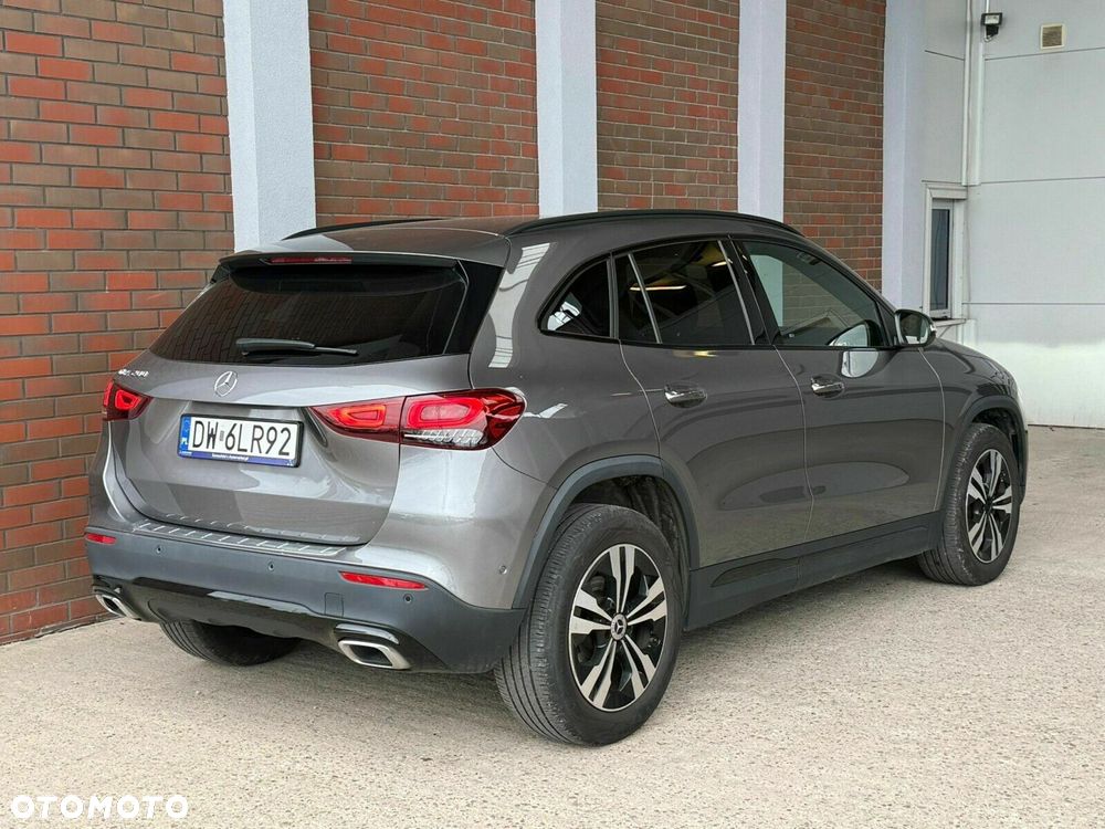 Mercedes-Benz GLA - 4