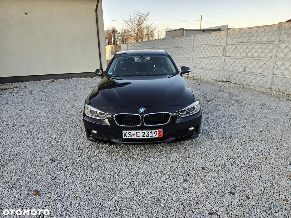 BMW Seria 3 318d Blue Performance - 11