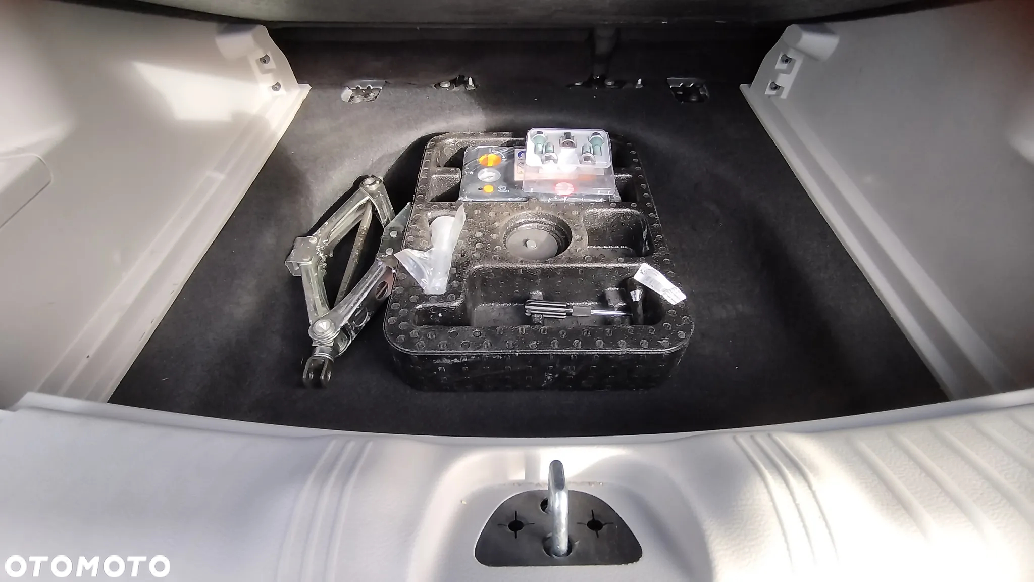 Jeep Compass - 23