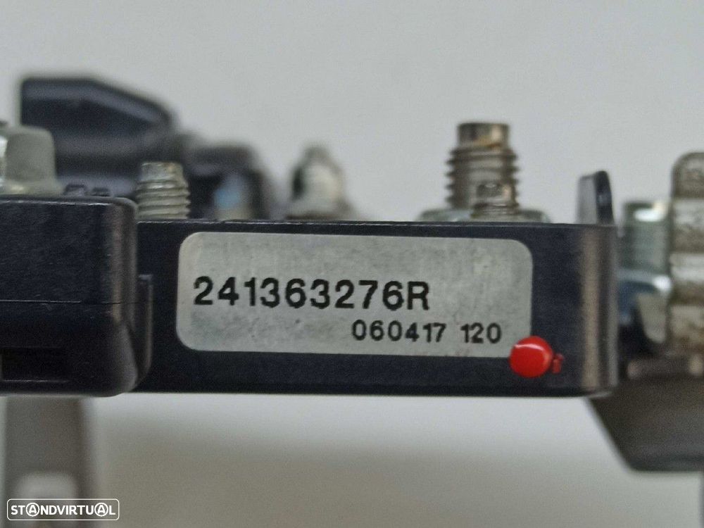 CAIXA DE RELÉS/ FUSÍVEIS RENAULT KANGOO Z.E. MAXI 2-SITZER - 9