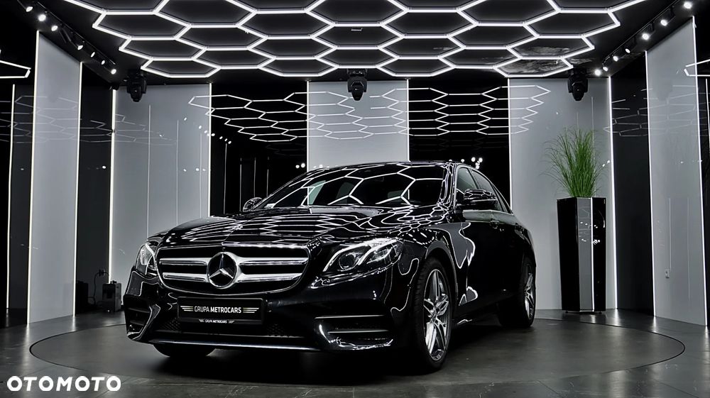 Mercedes-Benz Klasa E ver-220-d-4--matic-amg - 2