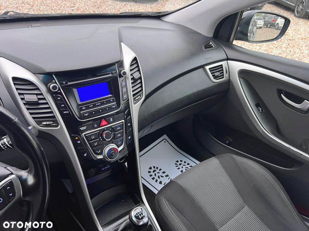 Hyundai i30 1.6 CRDi BlueDrive Comfort - 37