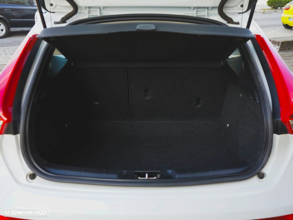 Volvo V40 2.0 D3 Summum Geartronic - 29