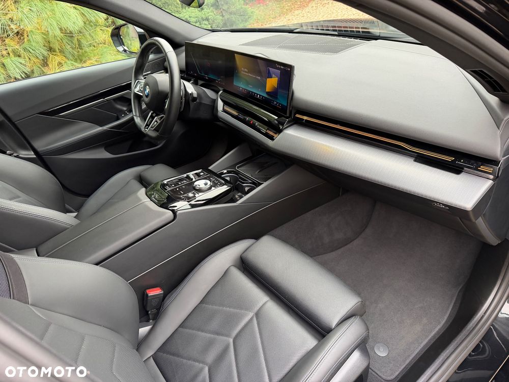 BMW Seria 5 2024 photo 5