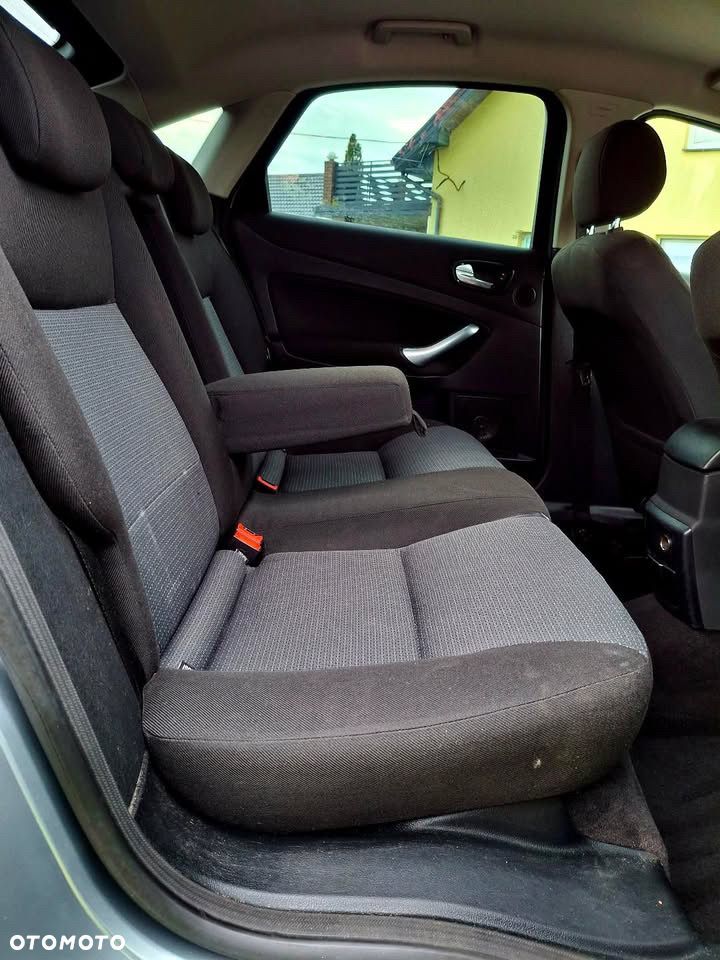 Ford Mondeo 2.0 TDCi Ghia X - 10