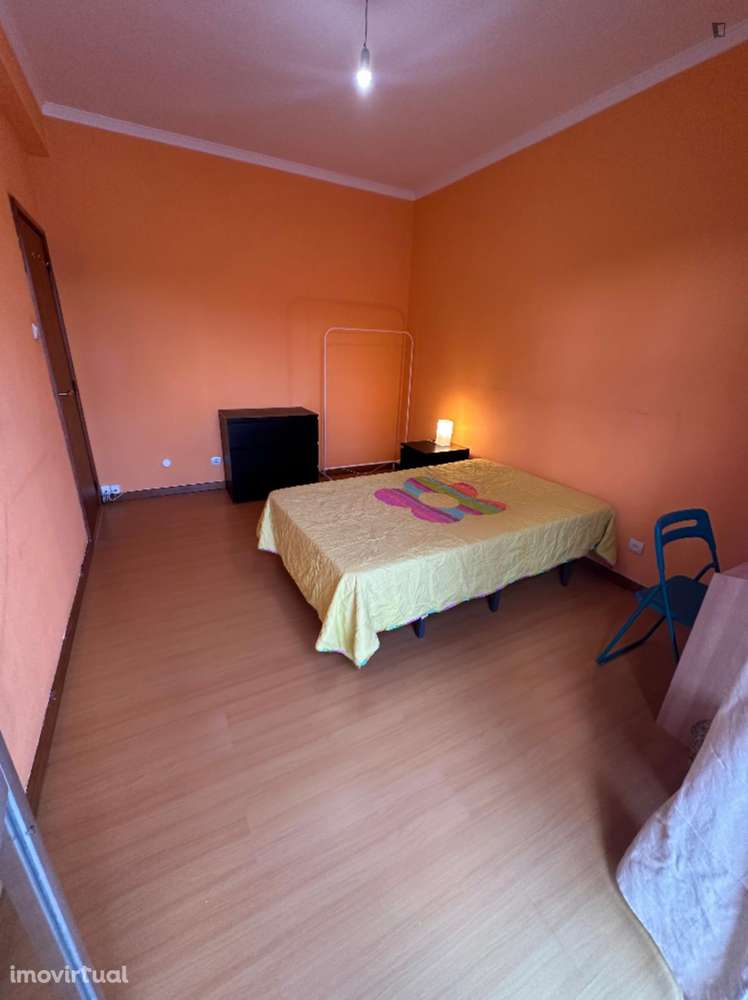 Quarto - localizado em Ramalde Porto - Grande imagem: 2/12