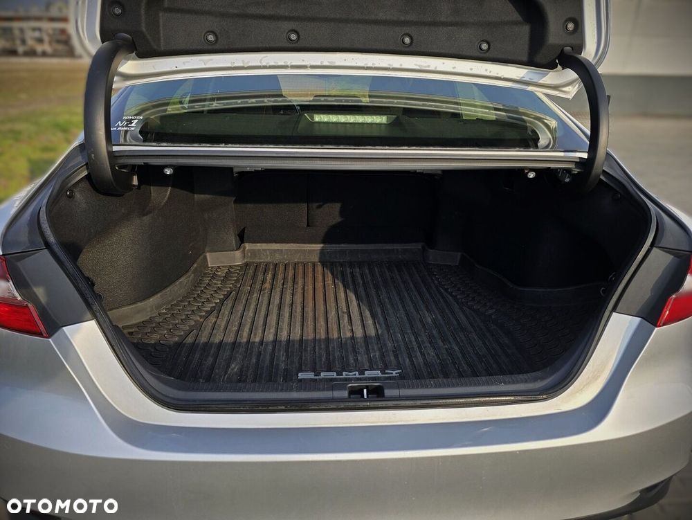 Toyota Camry 2.5 Hybrid Comfort CVT - 17