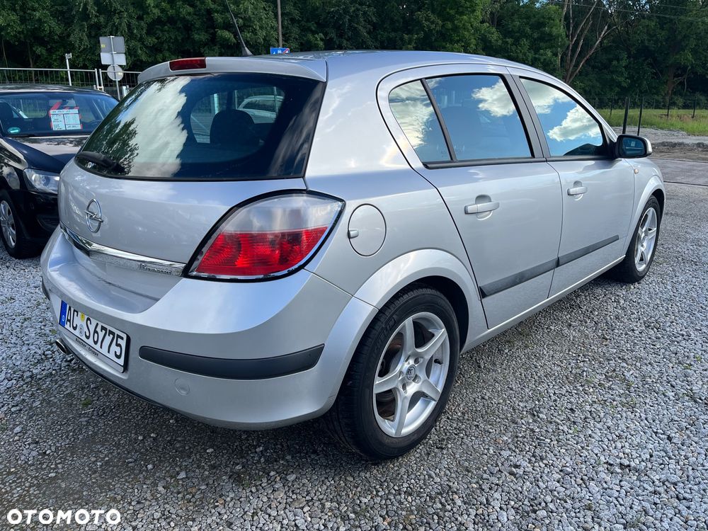Opel Astra 1.6 Sport - 23