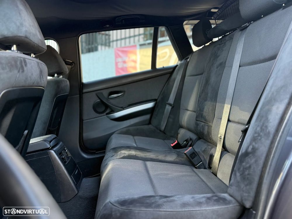 BMW 320 d Touring - 32