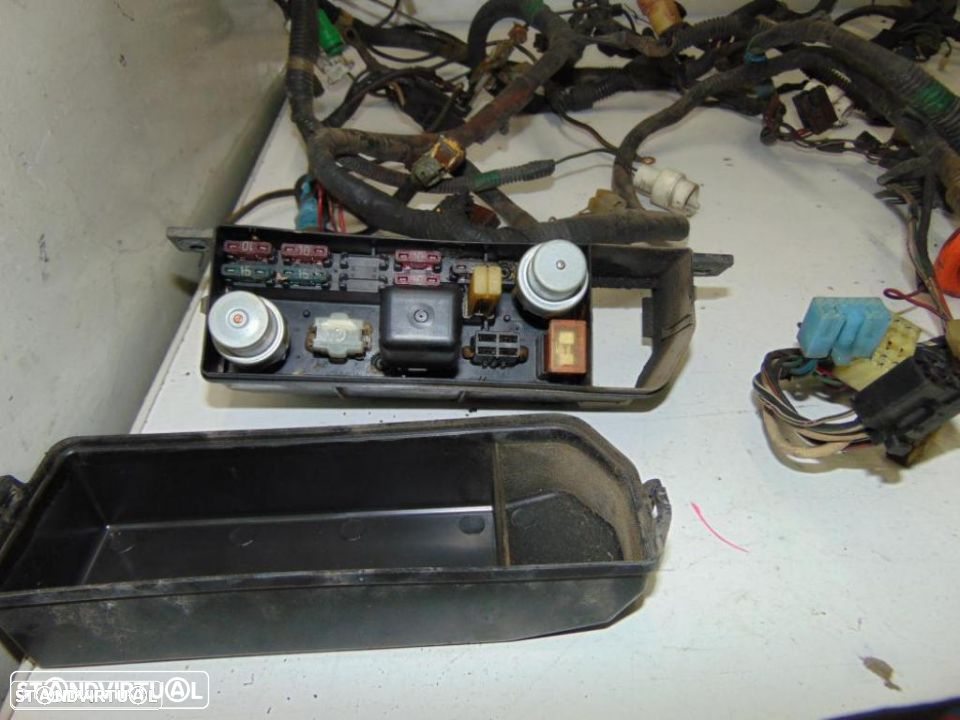 Toyota Corolla DX 2 cablagens e caixas de fusíveis - 3