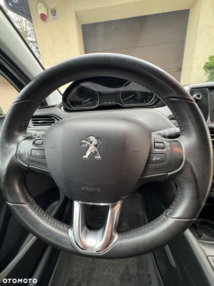 Peugeot 208 1.2 PureTech Access - 25