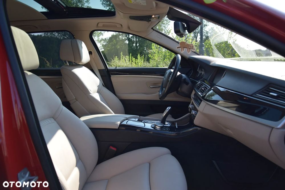 BMW Seria 5 525d - 9