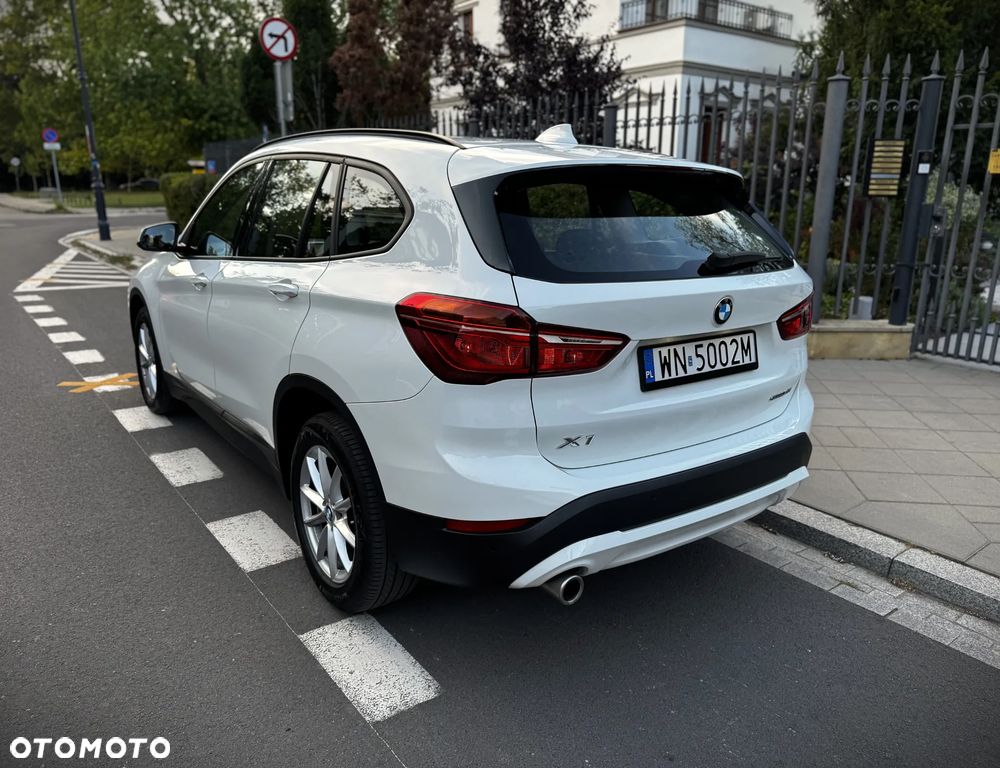 BMW X1 sDrive18i - 13