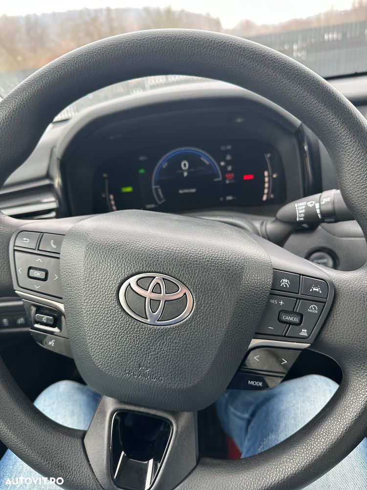 Toyota Camry Luxury - 13