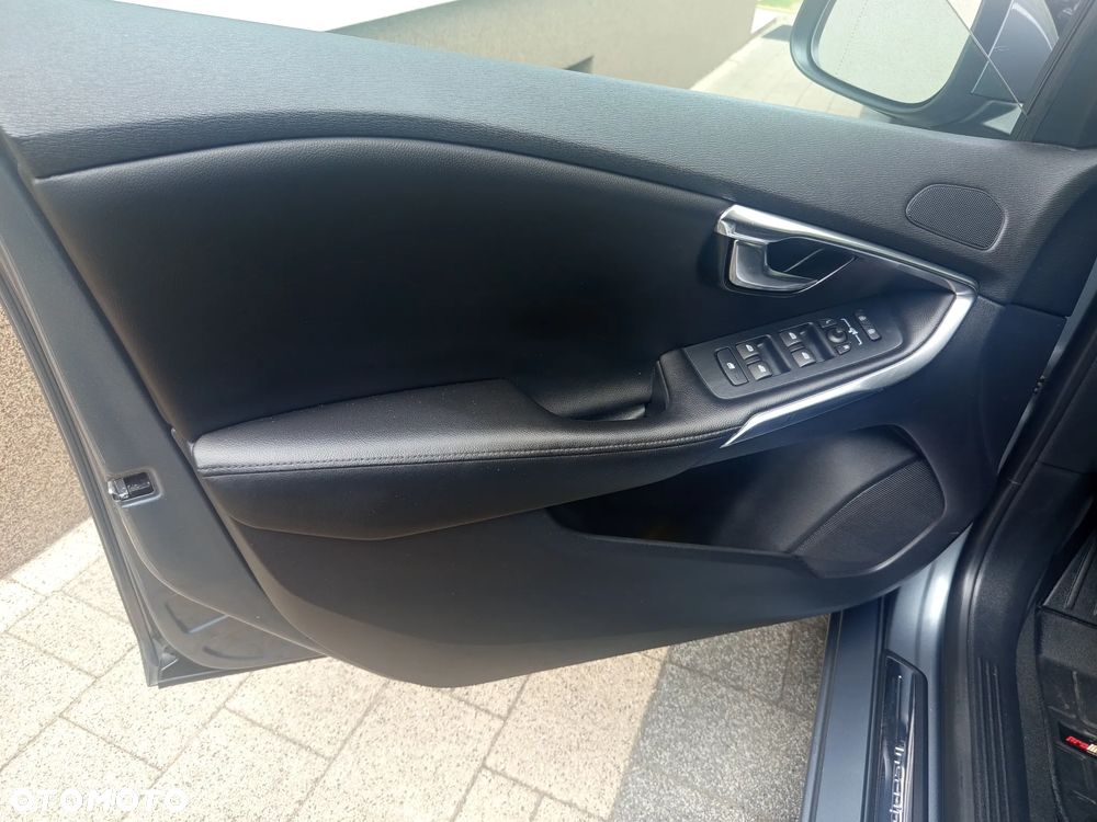 Volvo V40 D2 Inscription - 19