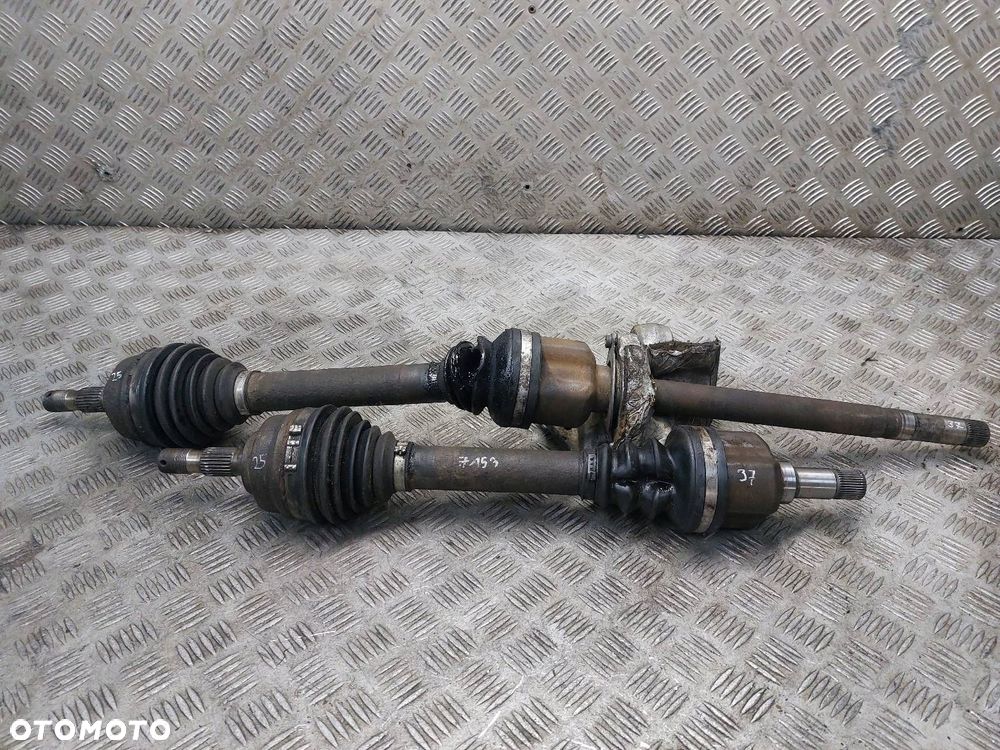 PÓŁOŚ LEWY PRZÓD + PRAWY PRZÓD 6B PEUGEOT 307 I 2.0 HDI - 1