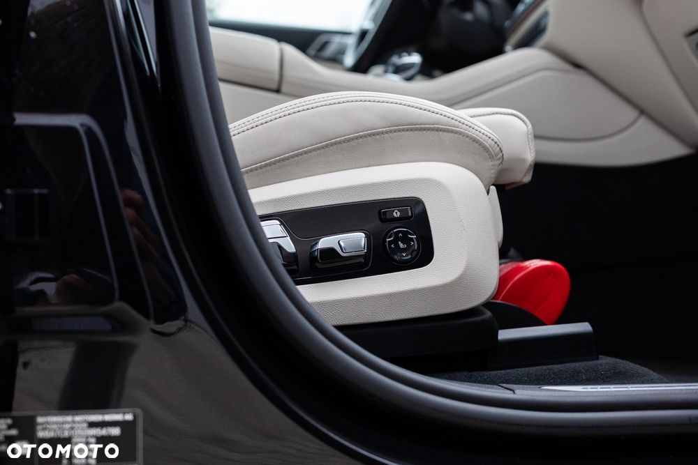 BMW X6 xDrive40d mHEV - 11