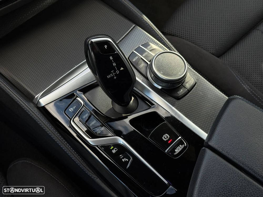 BMW 530 e Pack Desportivo M - 14