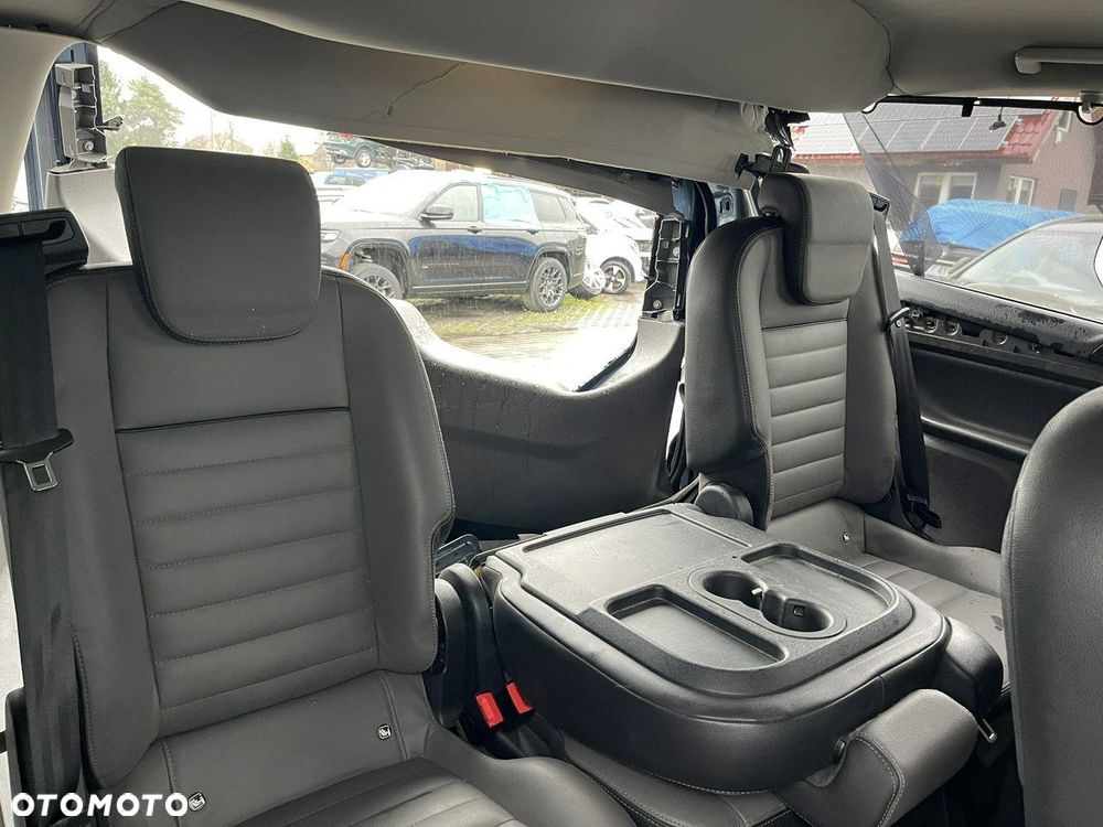 Ford Tourneo Custom - 11