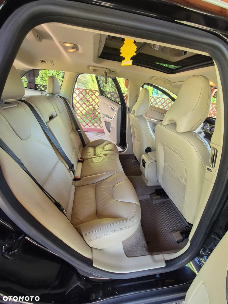 Volvo XC 60 D5 AWD Summum - 9