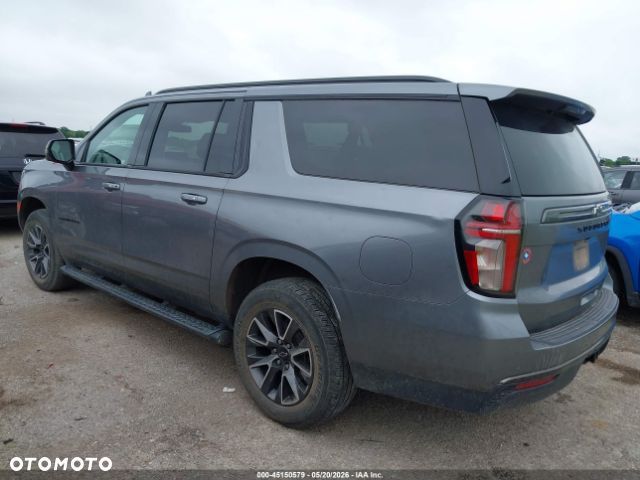 Chevrolet Suburban - 3