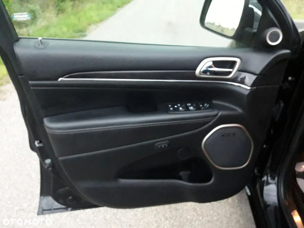 Jeep Grand Cherokee 5.7 V8 Overland - 11