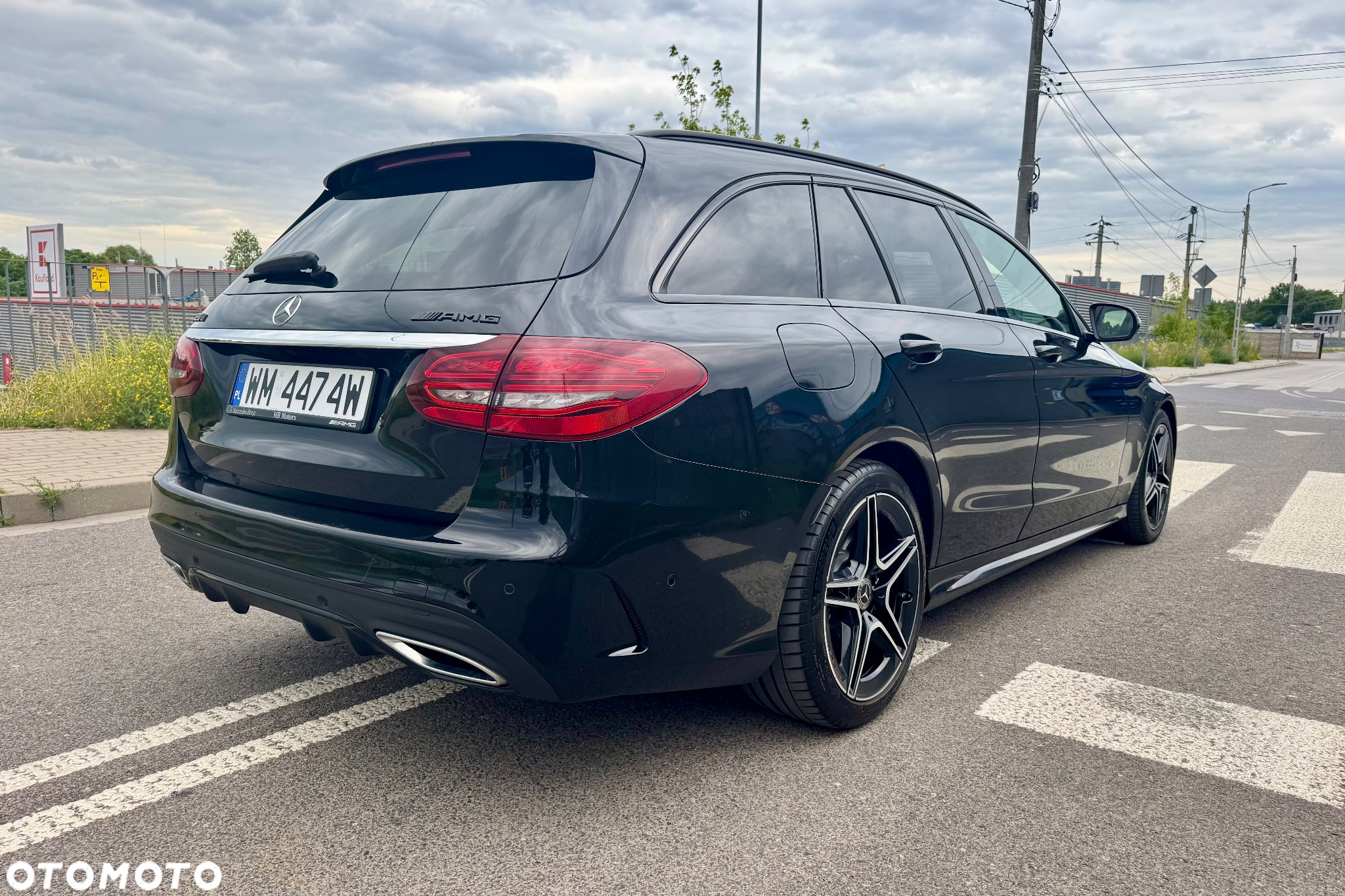 Mercedes-Benz Klasa C 220 d T 9G-TRONIC AMG Line - 3