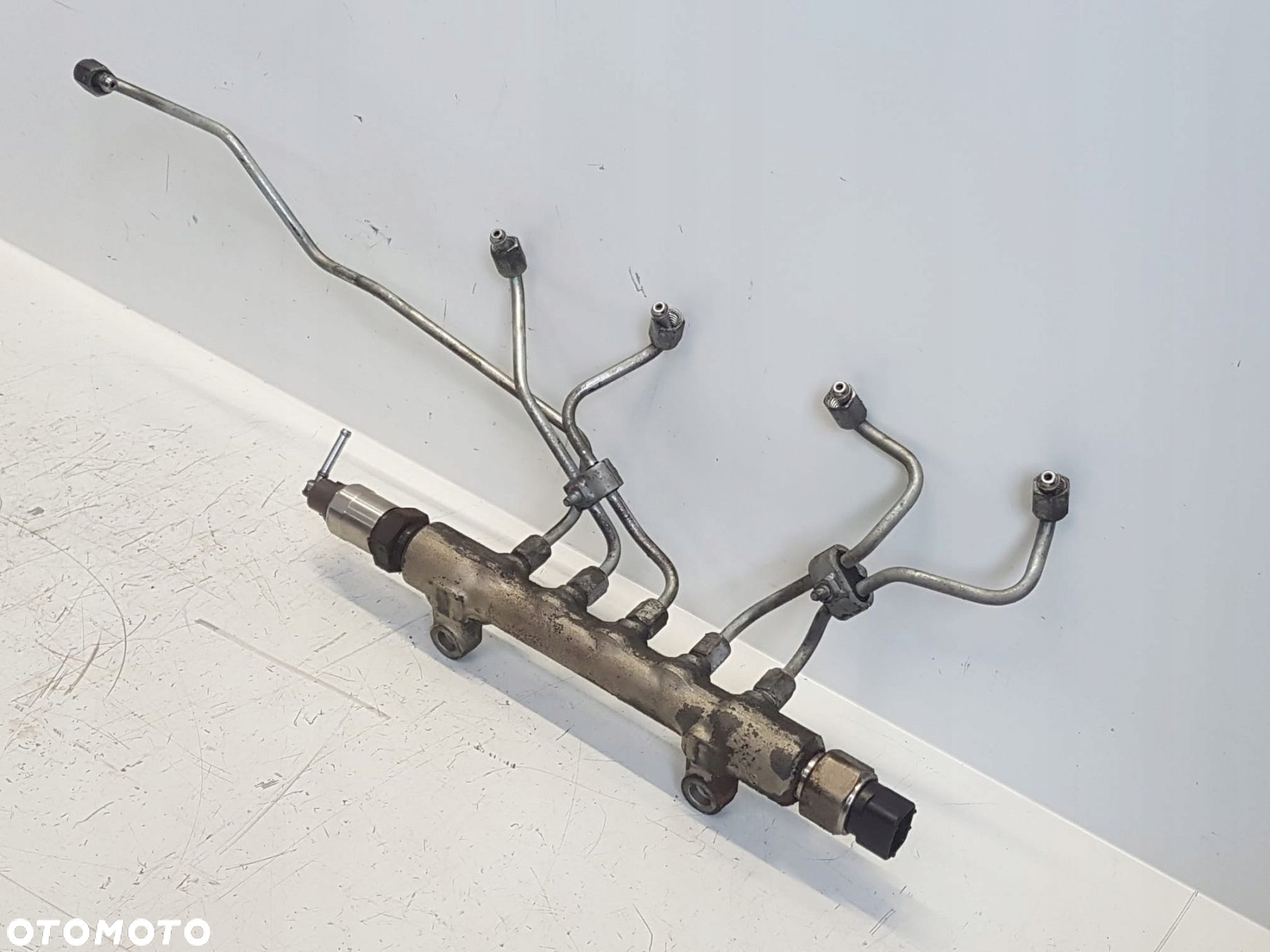 TOYOTA COROLLA VERSO 04- 2.2D LISTWA WTRYSKOWA - 6
