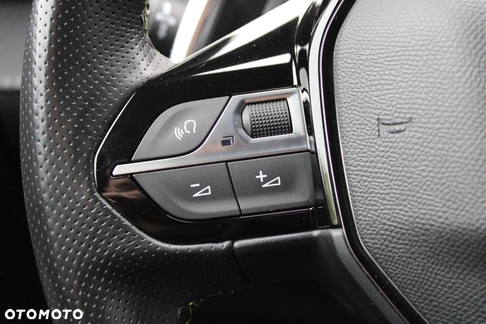 Peugeot 2008 - 13