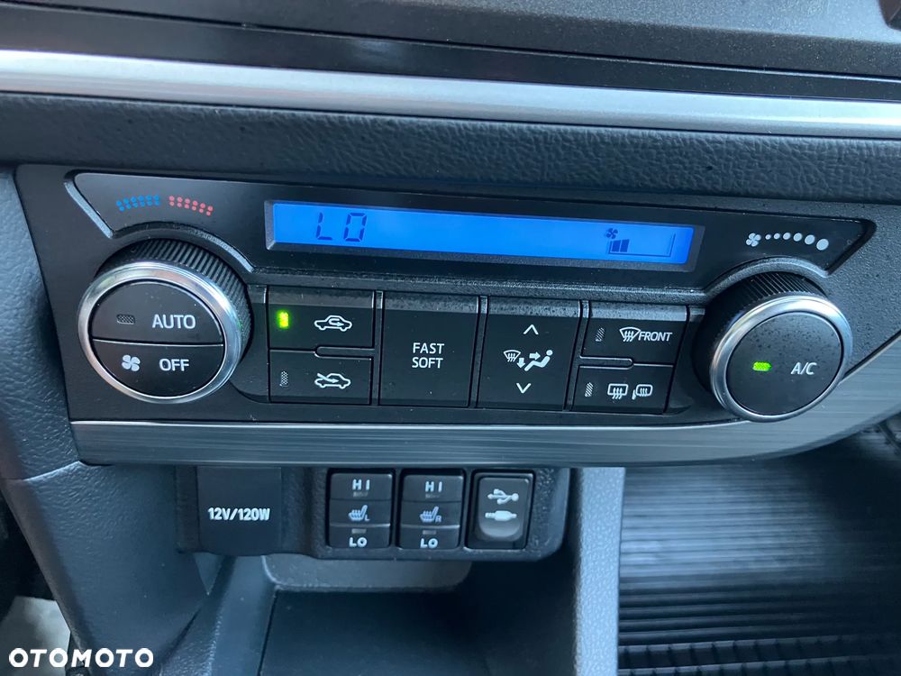 Toyota Auris 1.6 Prestige - 26
