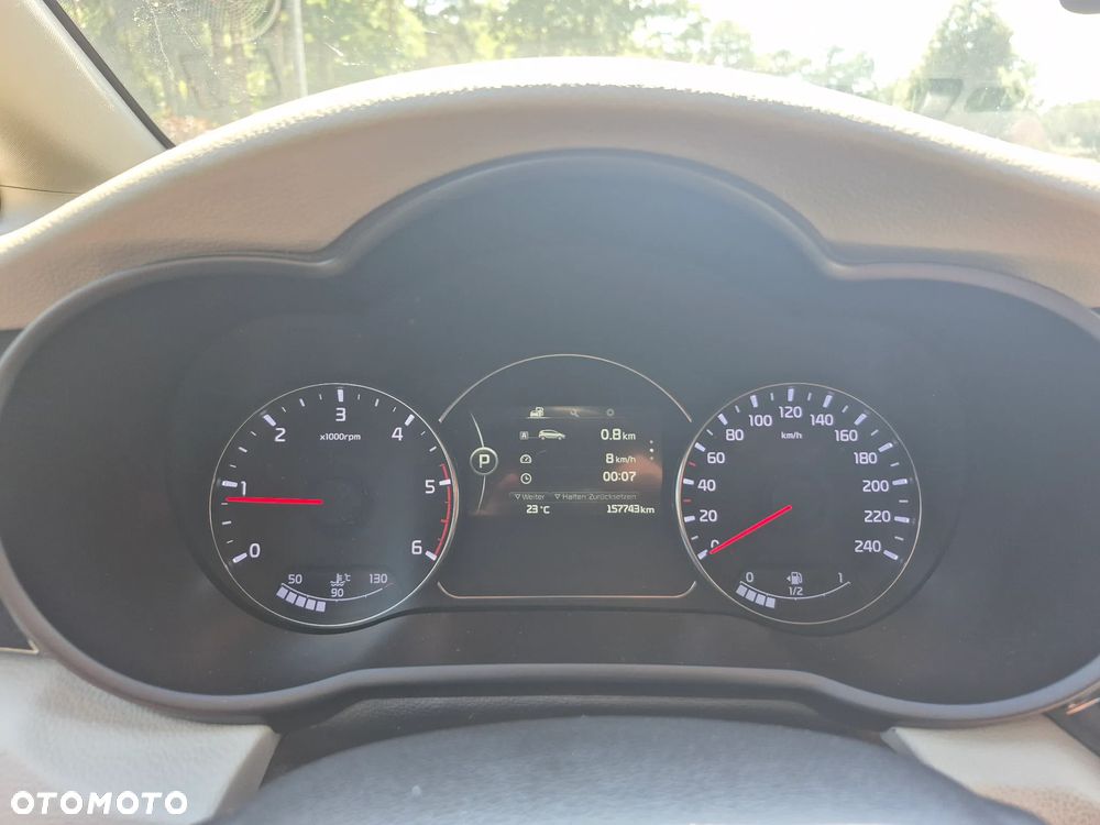 Kia Carens 1.7 CRDi Spirit - 11