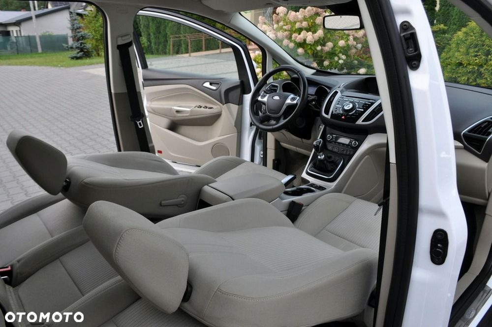 Ford Grand C-MAX - 25