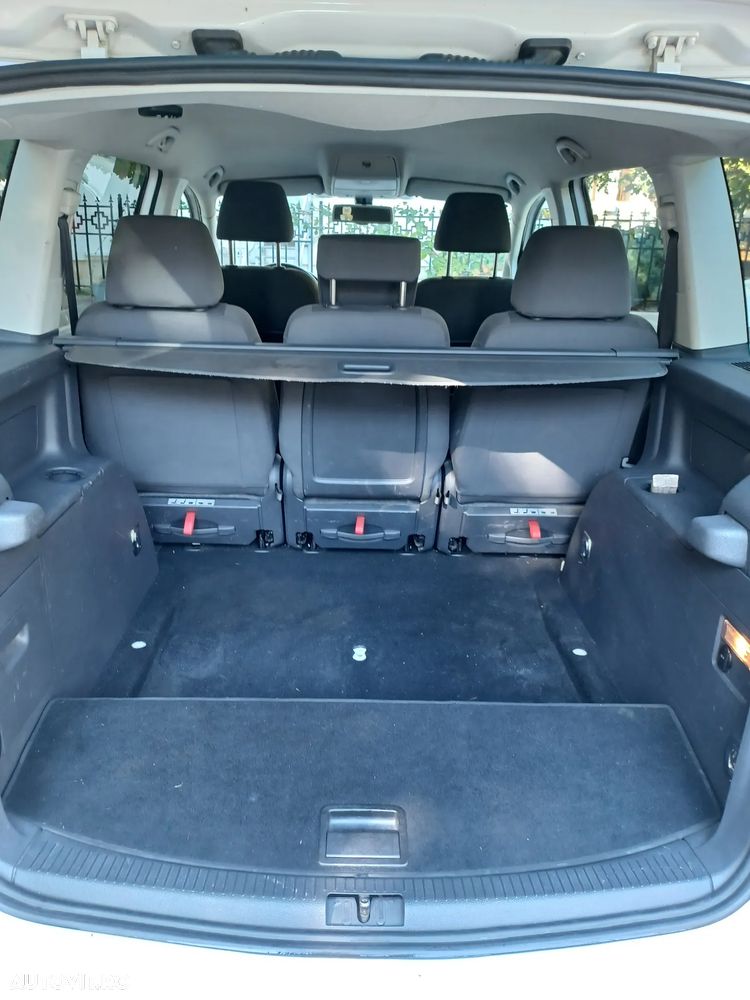 Volkswagen Touran - 7