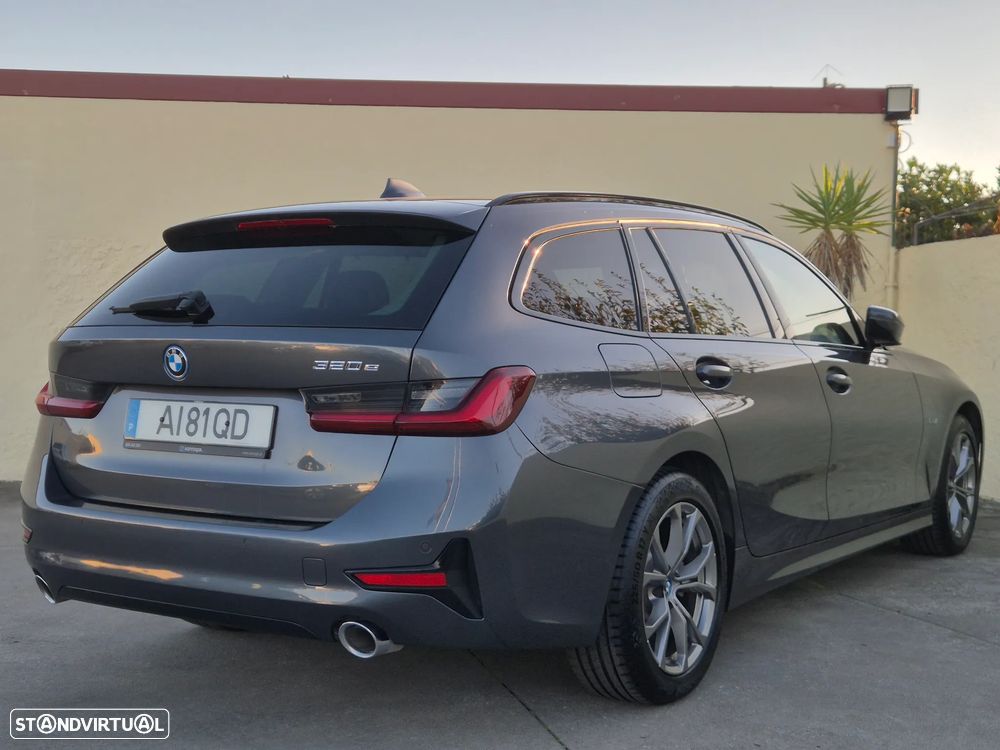 BMW 320 e Touring Line Luxury Auto - 4