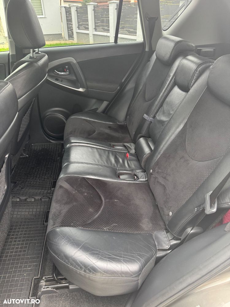 Toyota RAV4 2.2 D-4D 4x4 Automatik Travel - 9