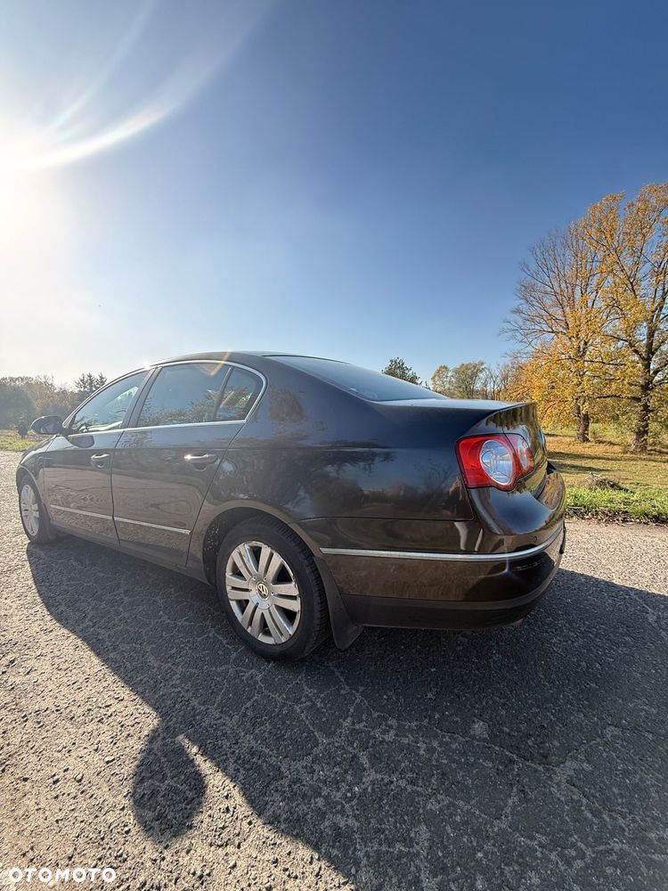 Volkswagen Passat - 9