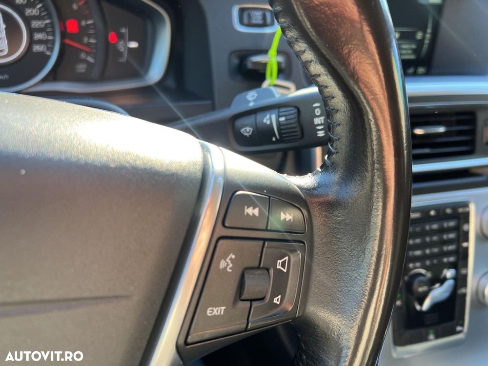 Volvo S60 D2 Momentum - 23